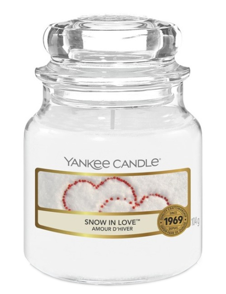 Yankee Candle Classic Snow in Love vonná svíčka 104 g